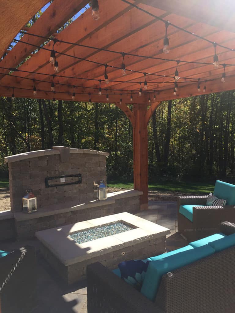 Cleveland, OH backyard pergola construction services