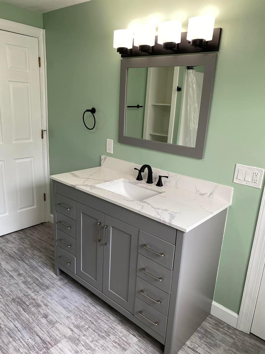 Small bathroom remodeling in Cleveland, OH