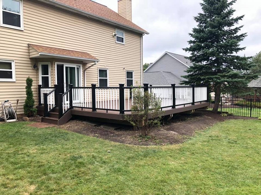 Cleveland, OH local deck contractors