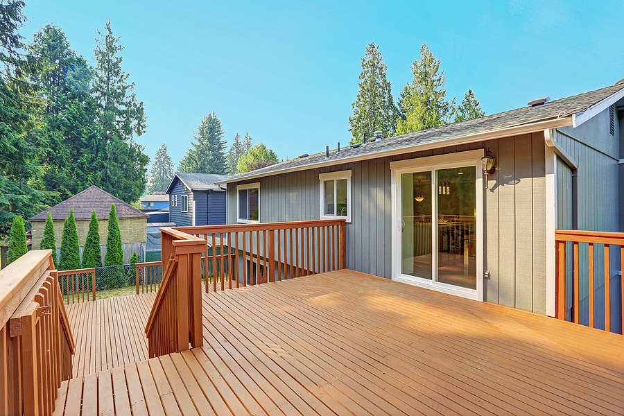 3 Safety Features to Include on Your Deck Build
